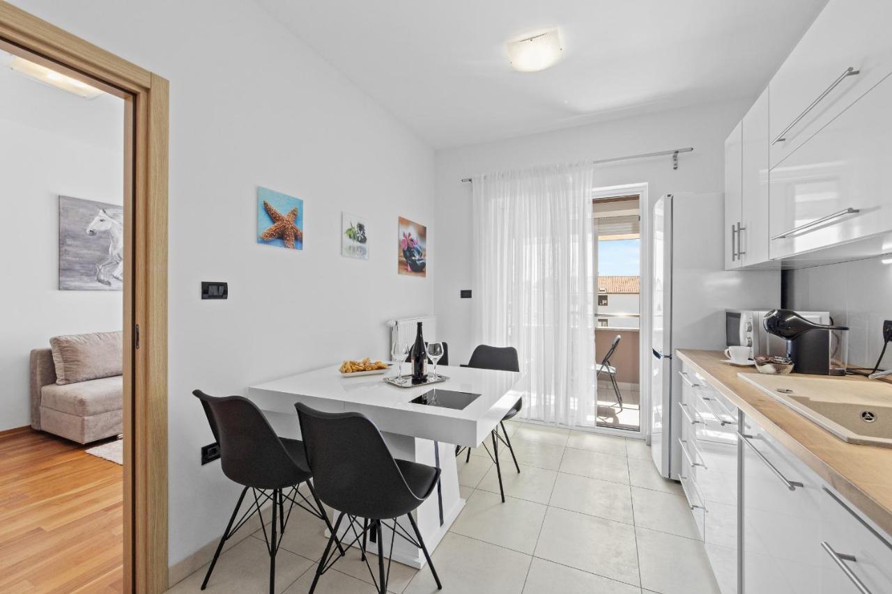 Feniks Fazana Apartman 外观 照片