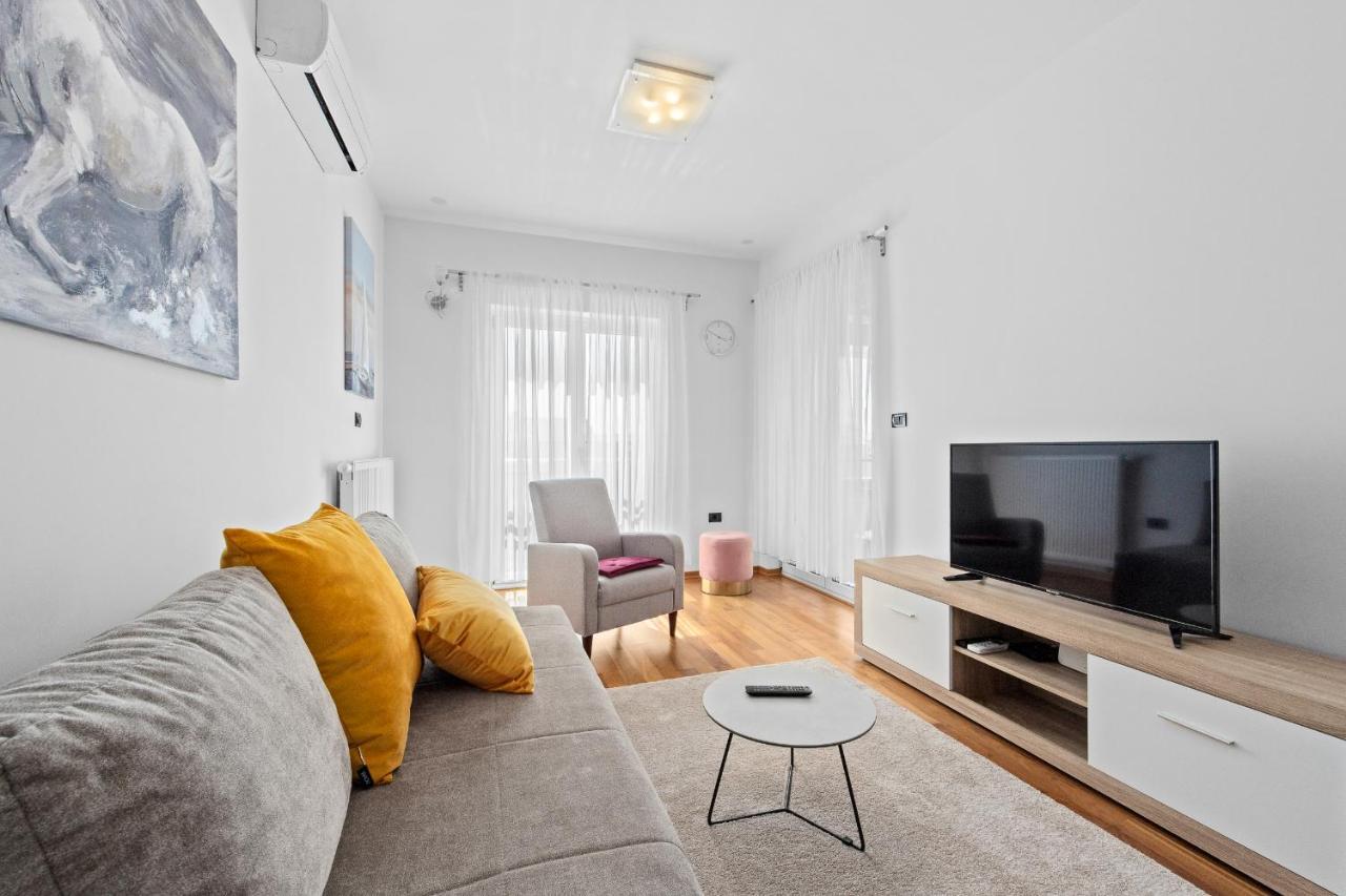 Feniks Fazana Apartman 外观 照片