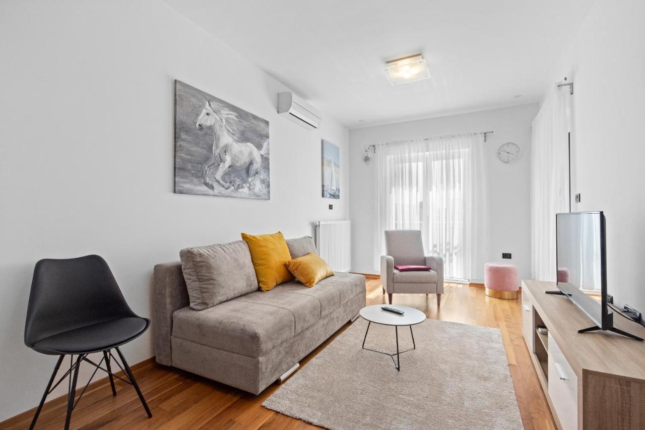 Feniks Fazana Apartman 外观 照片