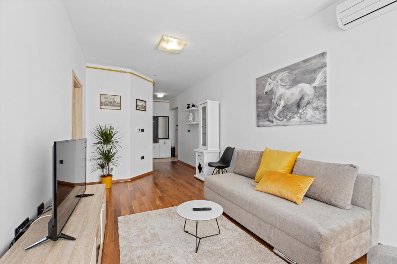 Feniks Fazana Apartman 外观 照片