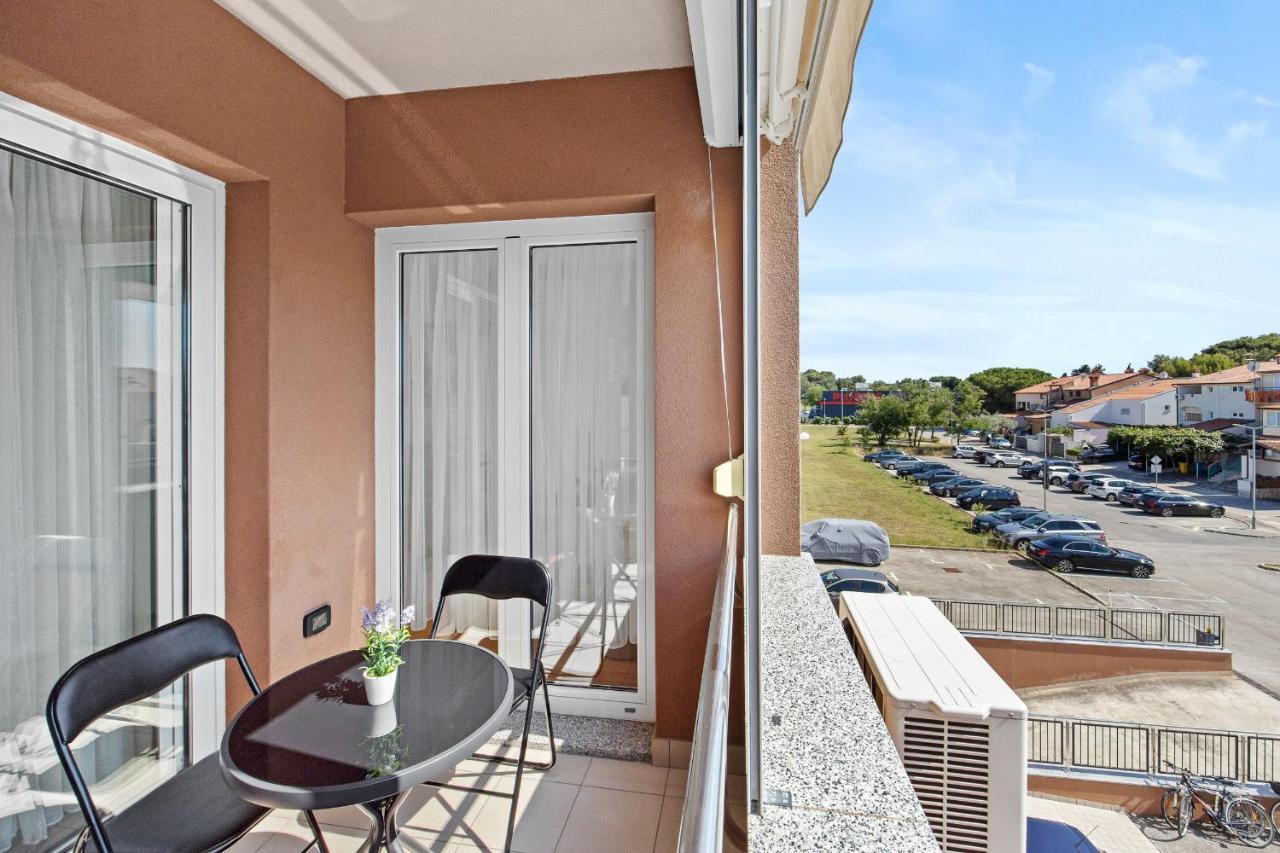 Feniks Fazana Apartman 外观 照片